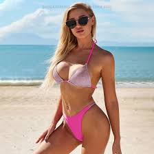 Who doesn't love a girl with a tan?