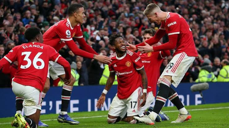 United bet on training kits.